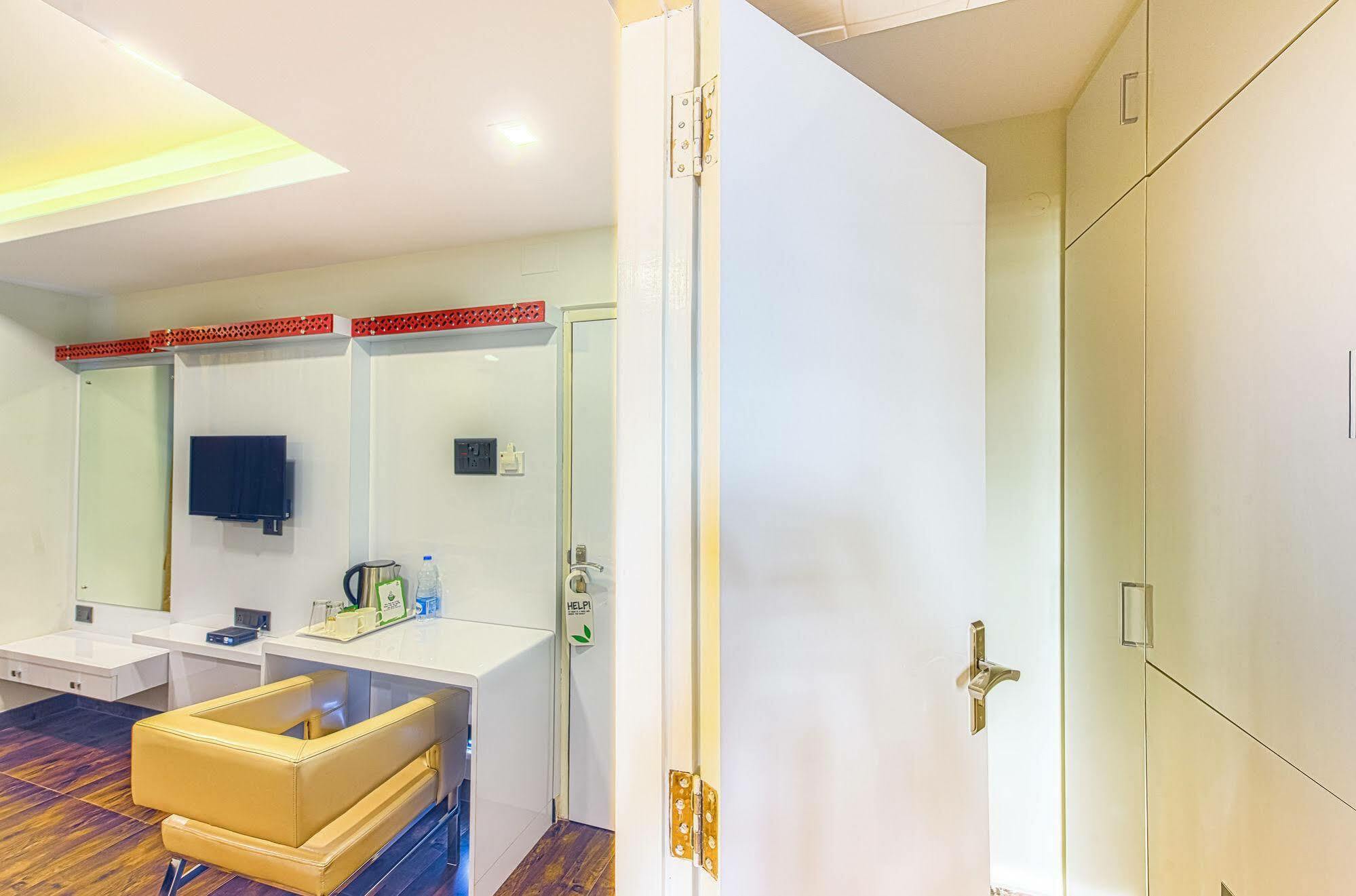 Treebo Orion Sapphire, Beck Bagan Hotel Kolkata Exterior photo