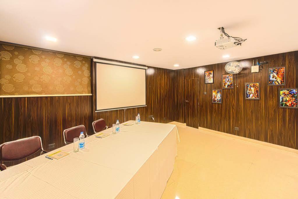 Treebo Orion Sapphire, Beck Bagan Hotel Kolkata Exterior photo